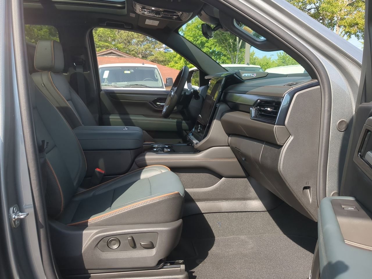 2026 GMC Yukon XL AT4 - Photo 29