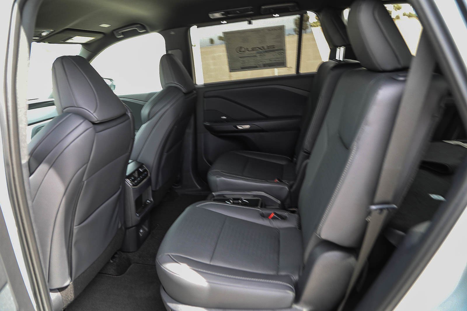 2026 Lexus TX 500h F-Sport Premium - Photo 17