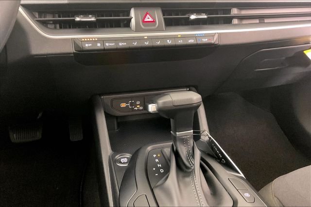 New 2026 Snow White Pearl Kia LXS image 7