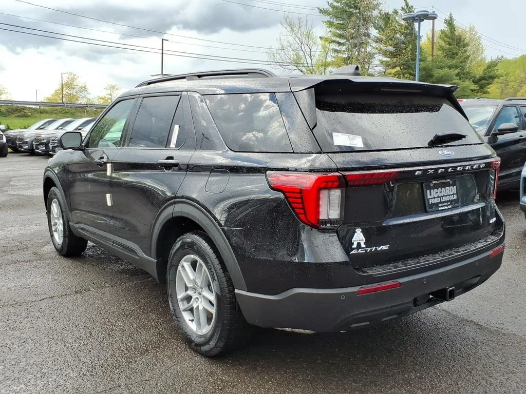 New 2026 Agate Black Metallic Ford Active image 4