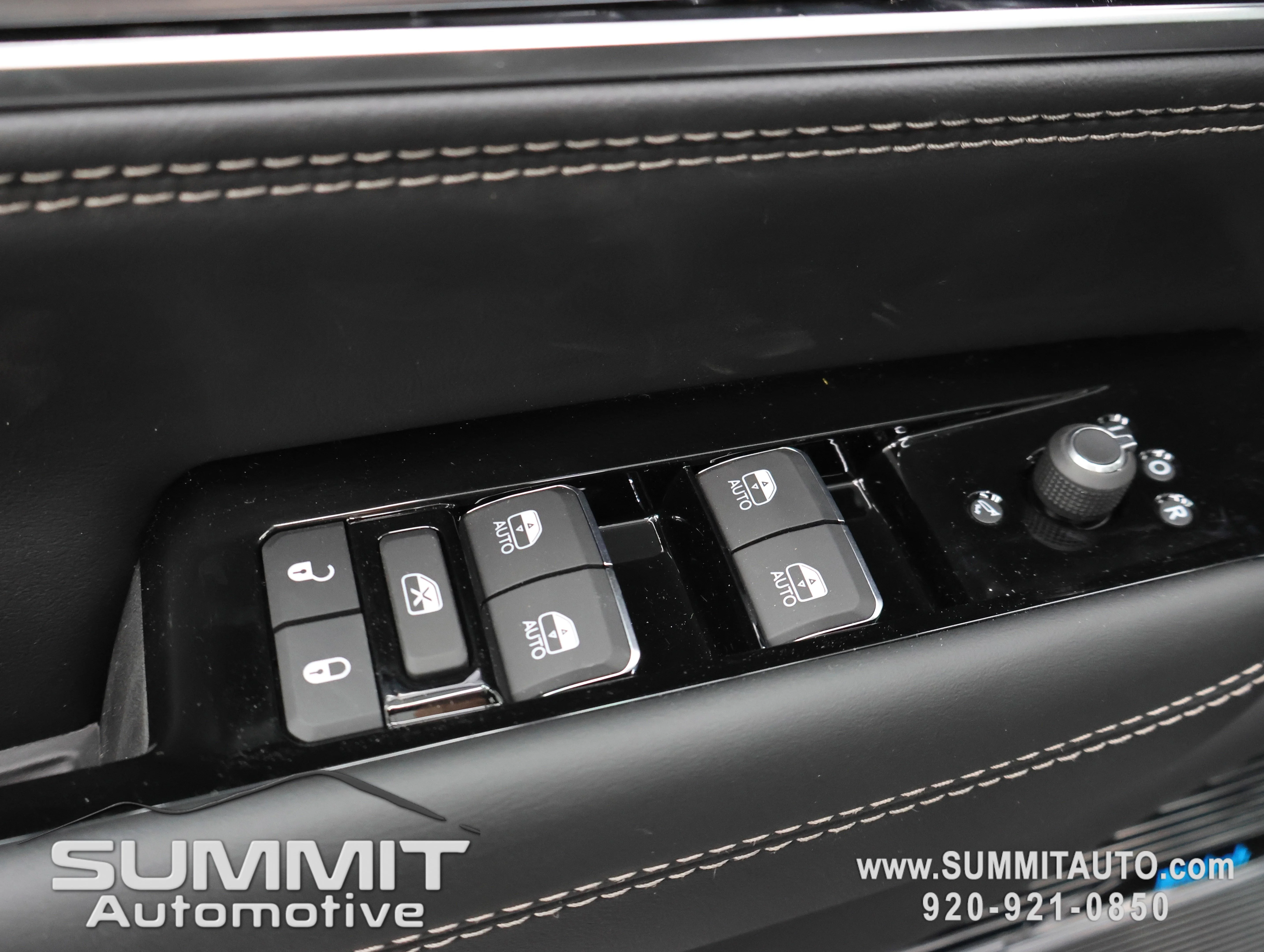 New 2026 High Gloss Black Exterior Paint Jeep Summit Obsidian image 51