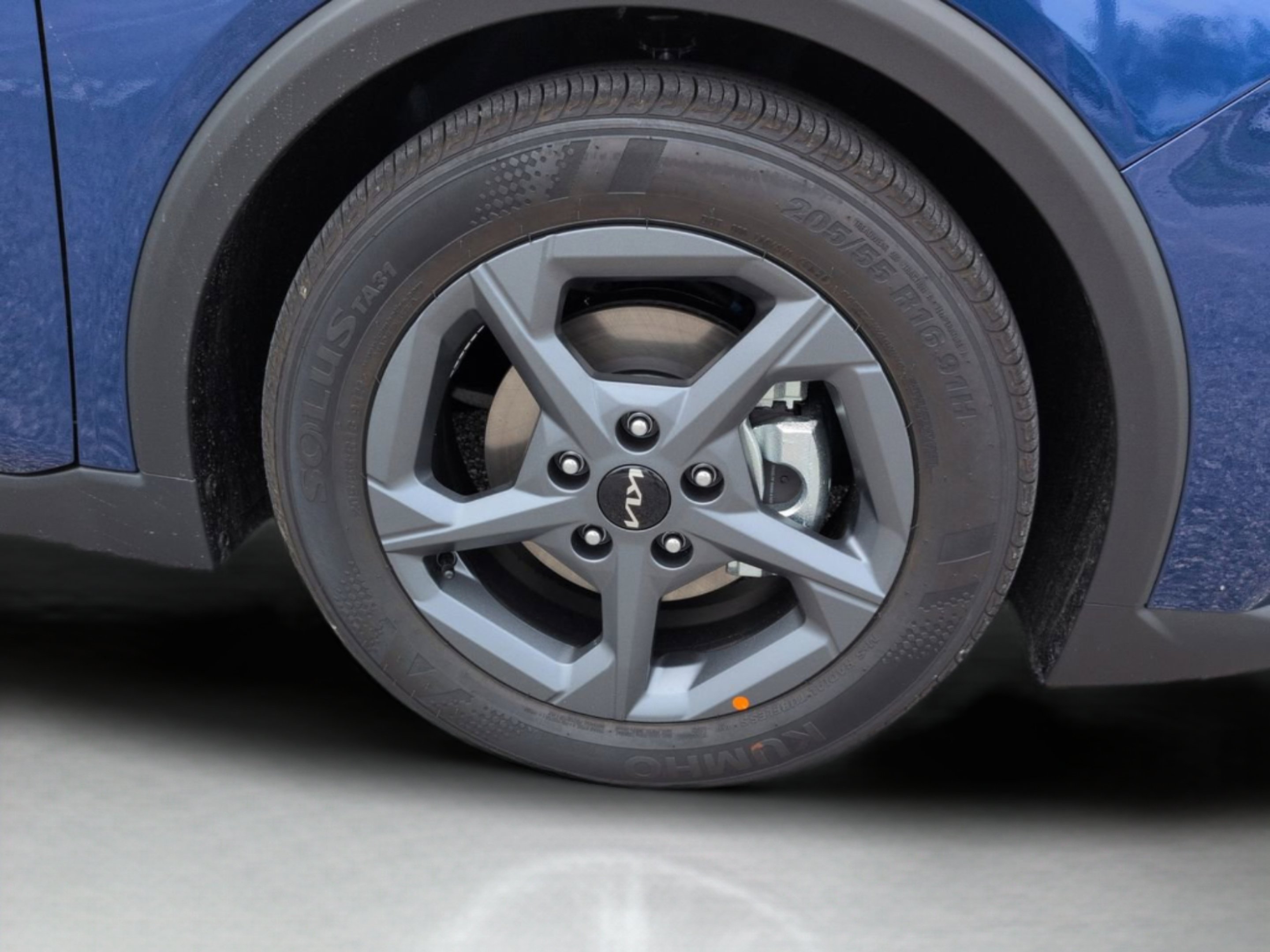 New 2026 Deep Sea Blue Kia LXS image 13
