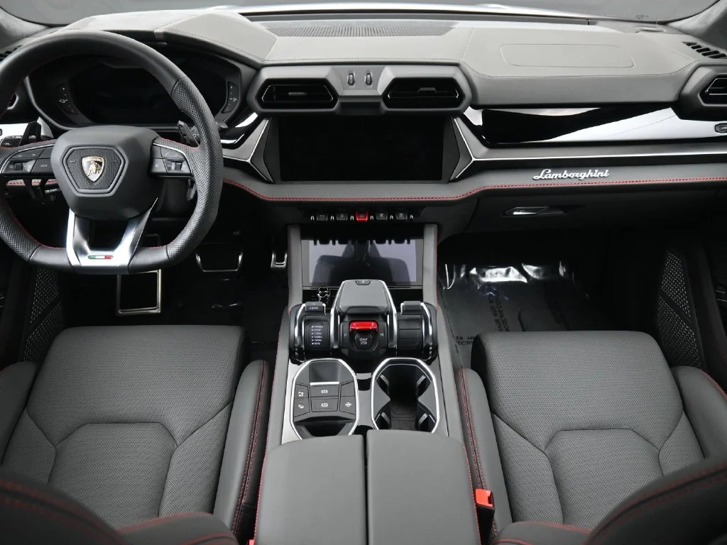 Used 2025 Gray Lamborghini SE image 4