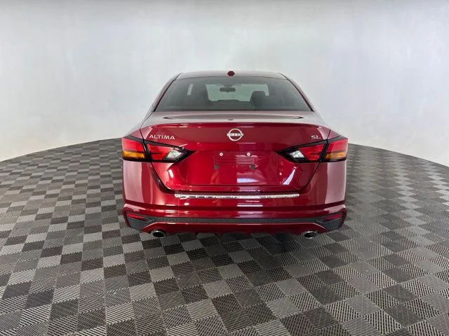 Used 2023 Red Nissan 2.5 SL image 6