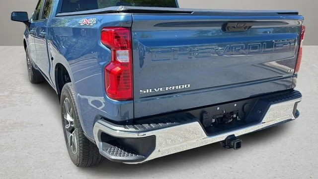 Used 2024 Lakeshore Blue Metallic Chevrolet LT (2FL) image 36
