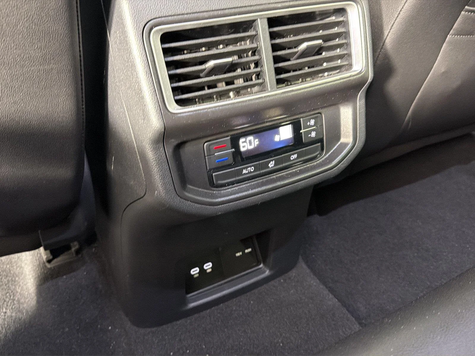Used 2026  Volkswagen 2.0T SE w/Technology image 12