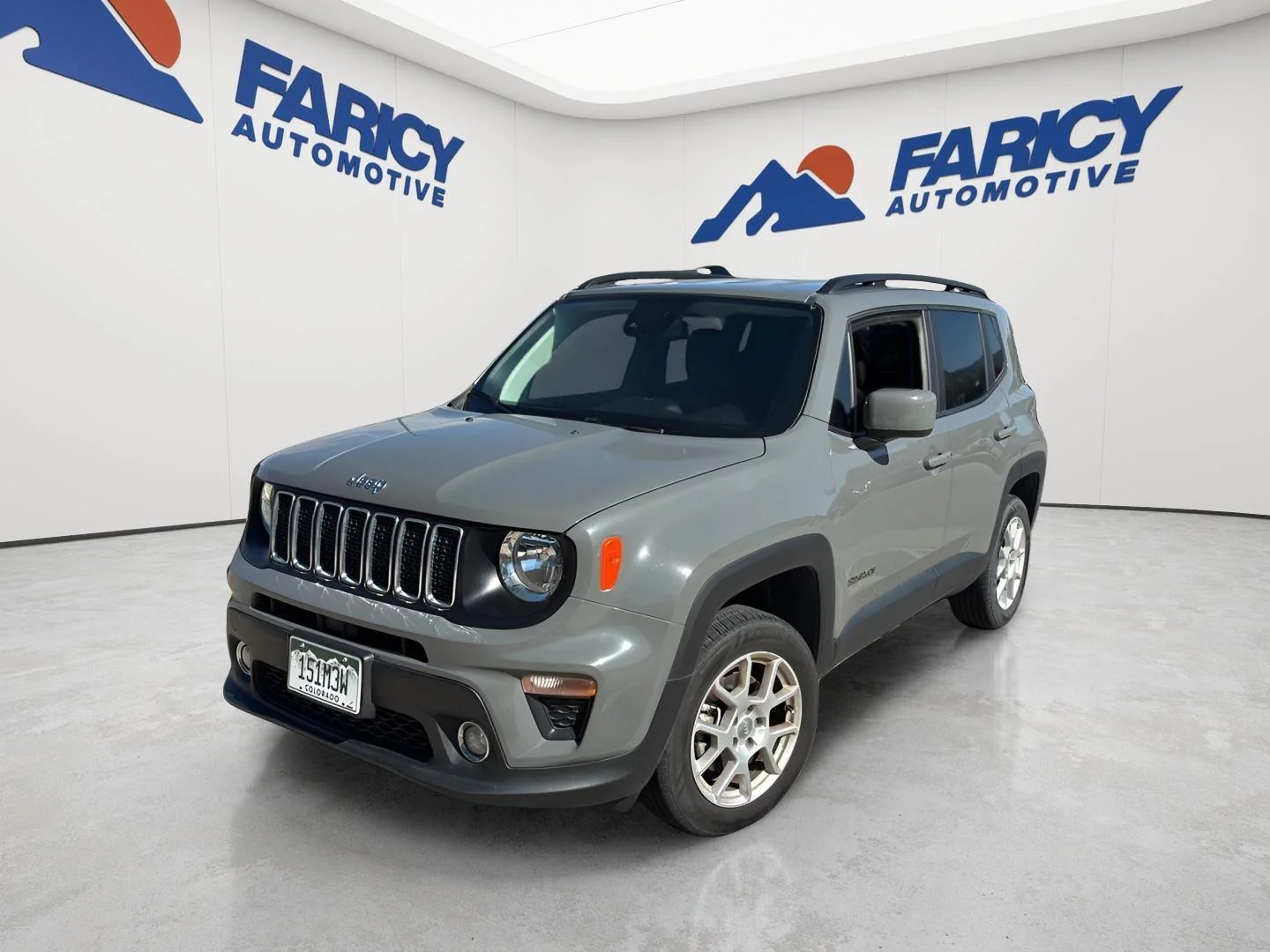 Used 2021 Sting-Gray Clearcoat Jeep Latitude image 1