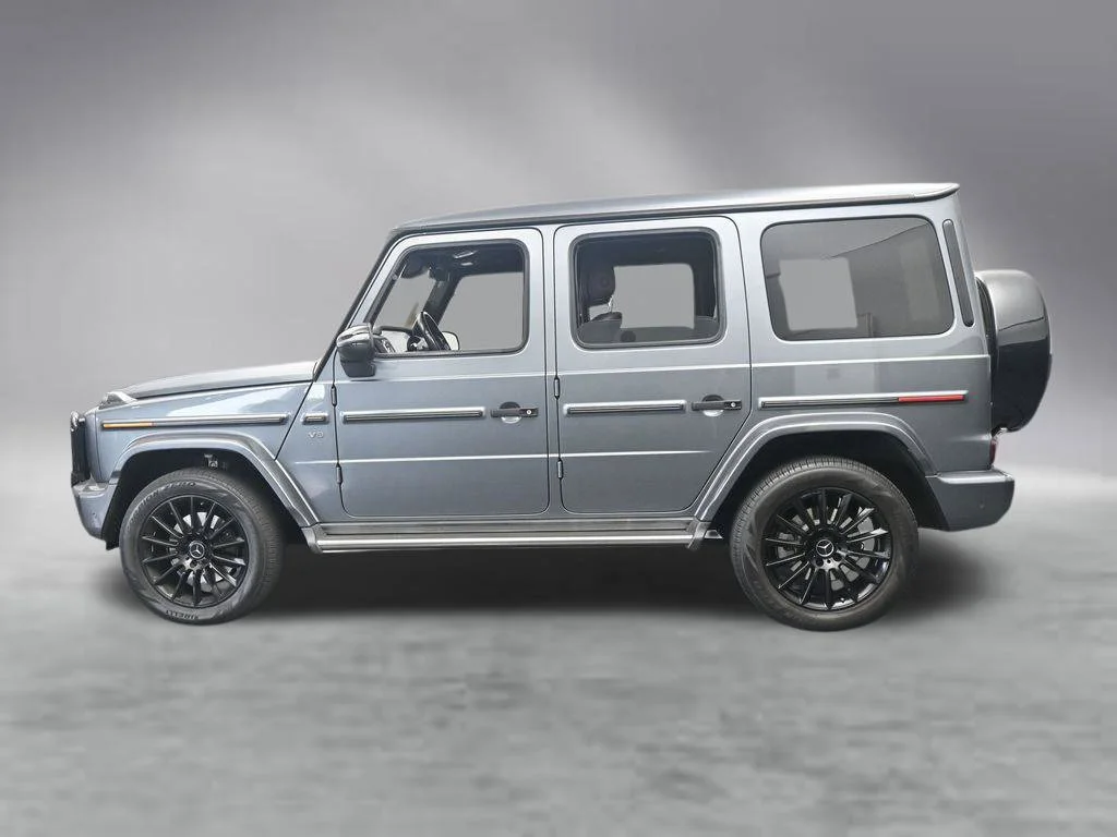 Used 2021 Gray Mercedes-Benz G 550 image 3