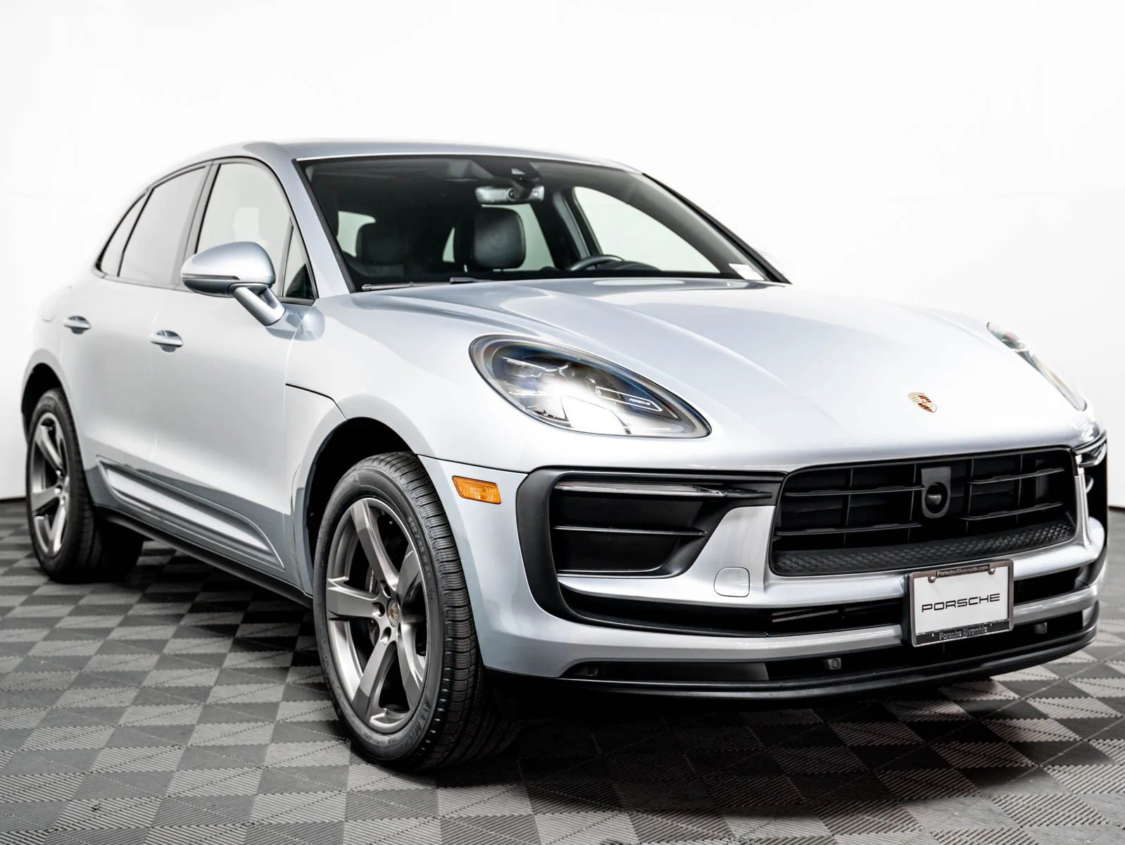 Certified Used 2023 DOLOMITE SILVER Porsche  image 8