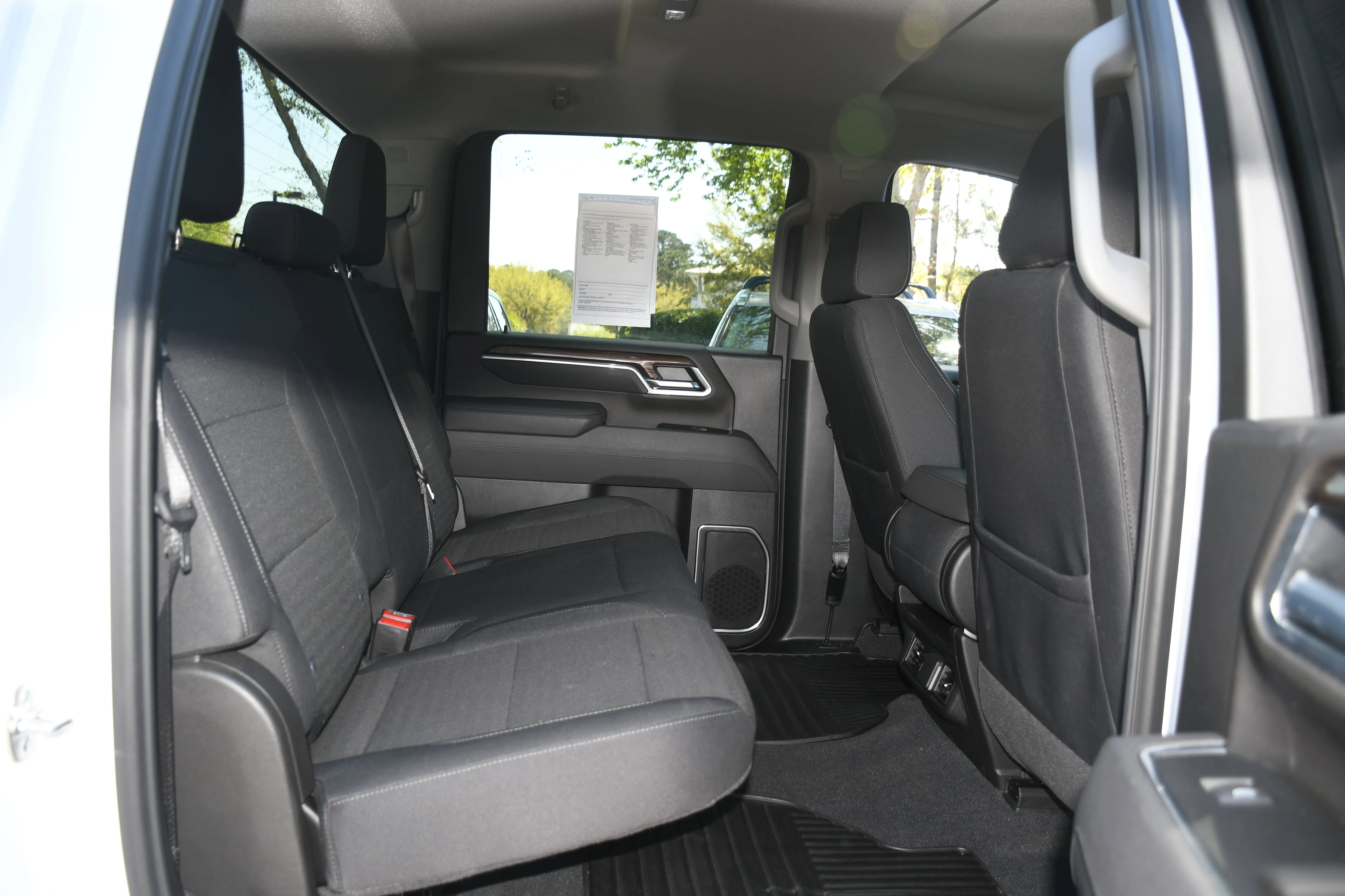 Used 2025 White Chevrolet LT image 18