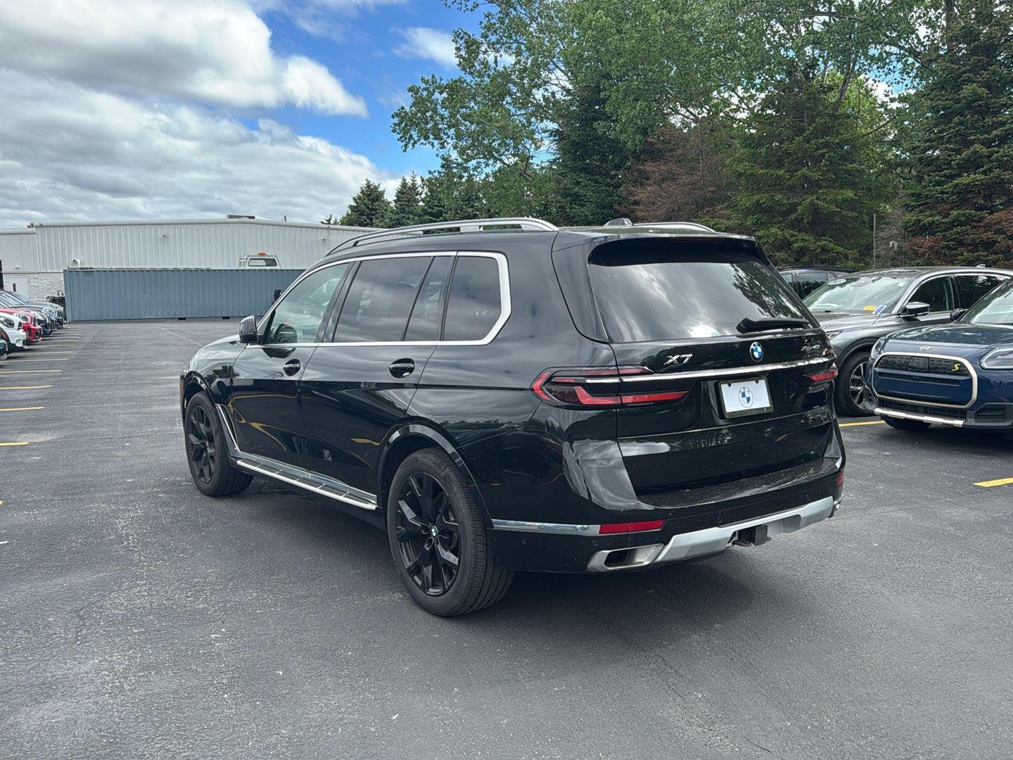 Used 2024 Black Sapphire Metallic BMW xDrive40i image 5
