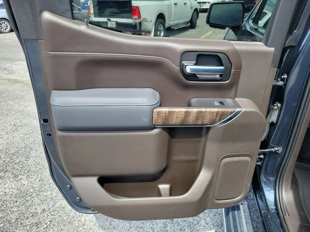 Used 2021 Dark Sky Metallic GMC Denali image 31