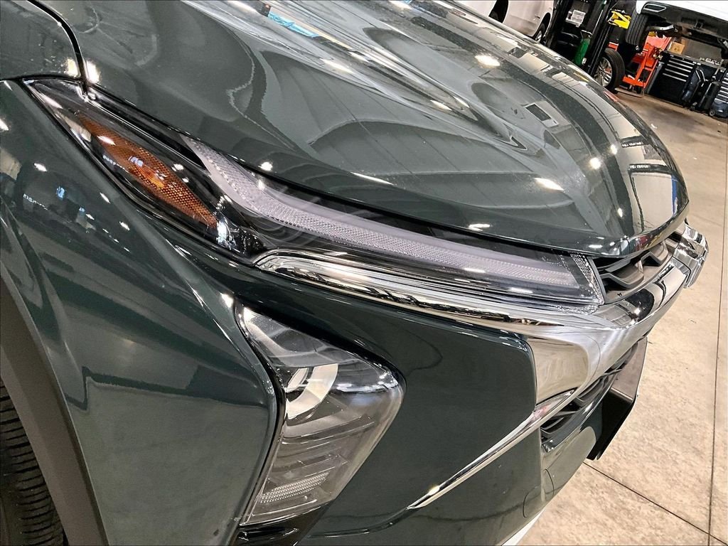 Used 2025 Gray Chevrolet LT image 34
