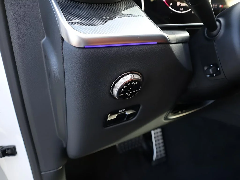 New 2026 MANUFAKTUR Moonlight White Metallic Mercedes-Benz GLC 43 AMG® image 36