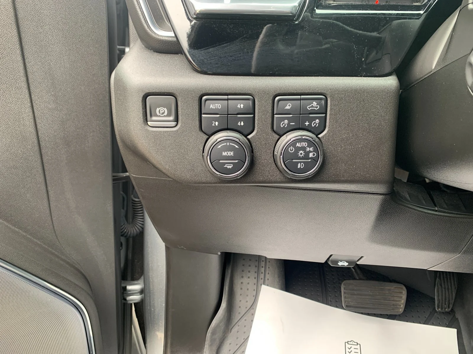 Used 2024 Sterling Gray Metallic Chevrolet High Country image 30