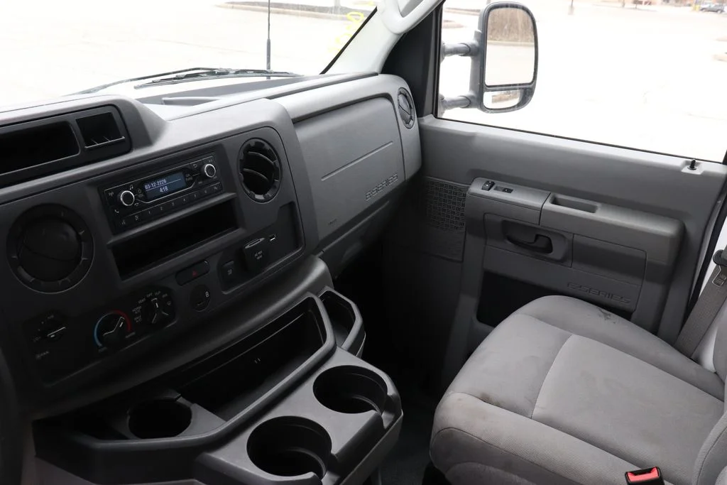 Used 2025 Oxford White Ford Base image 13