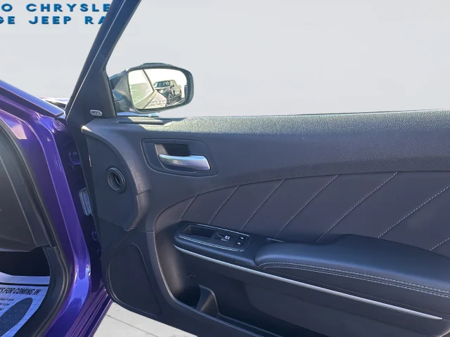 Used 2023 Purple Dodge SXT image 31
