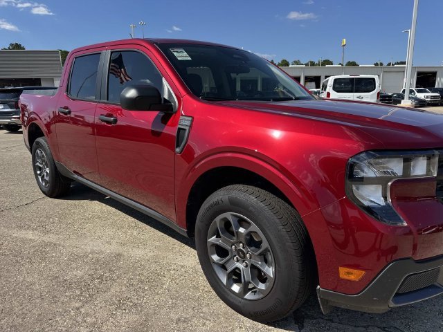 Used 2025 Red Ford XLT image 3