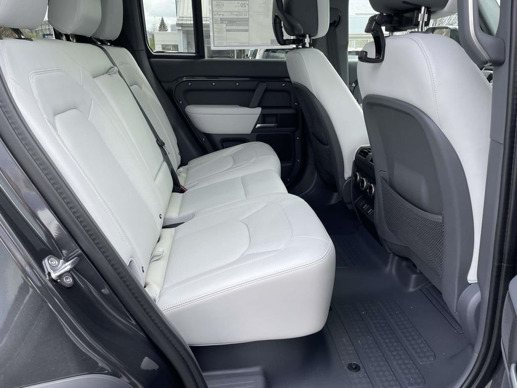 2026 Land Rover Defender S - Photo 19