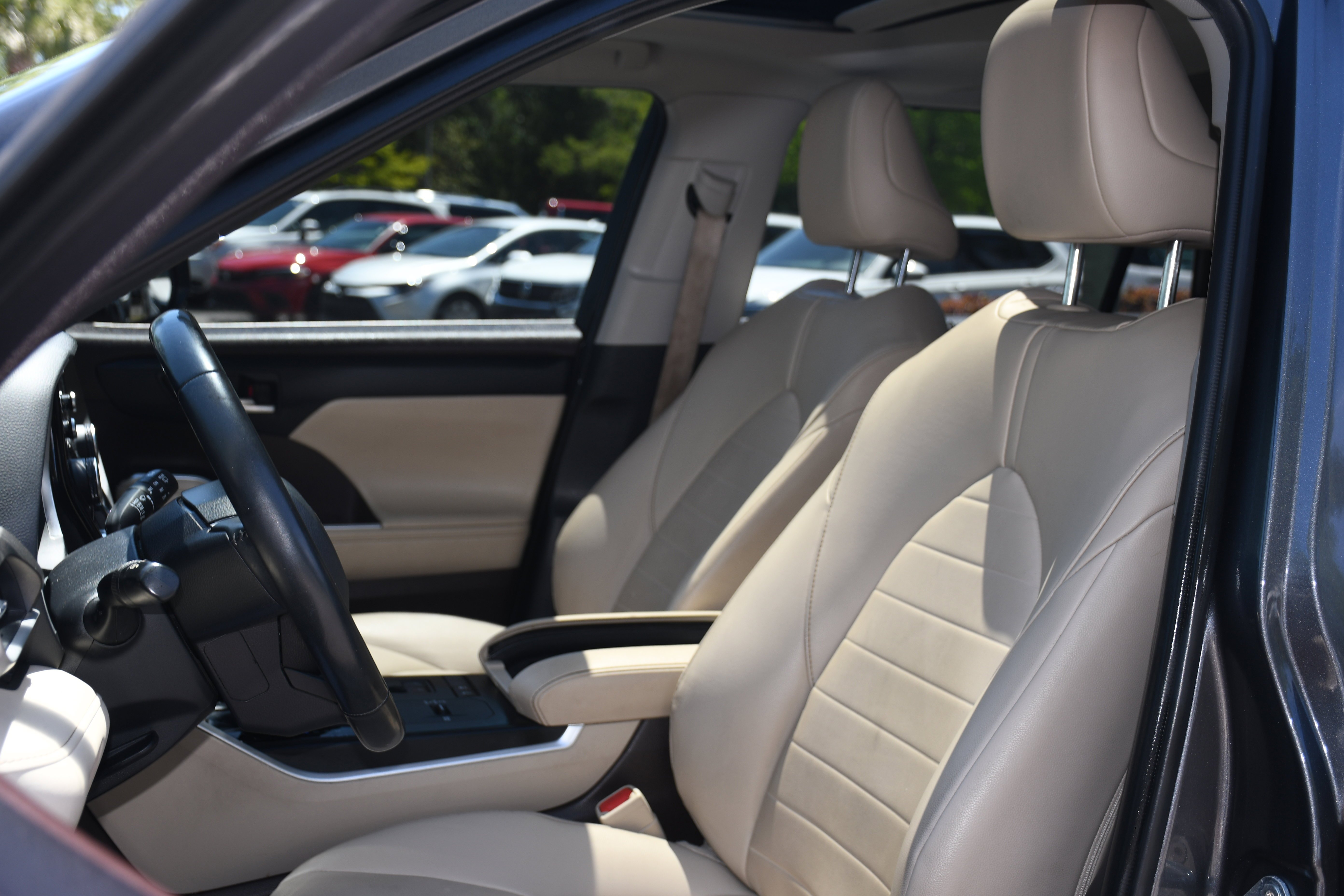 Used 2022 Gray Toyota XLE image 12