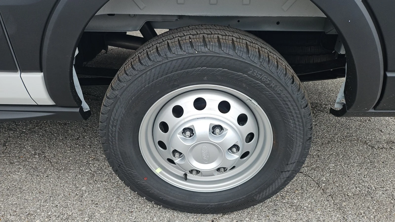 New 2025 Oxford White Ford LR CARGO AWD image 5