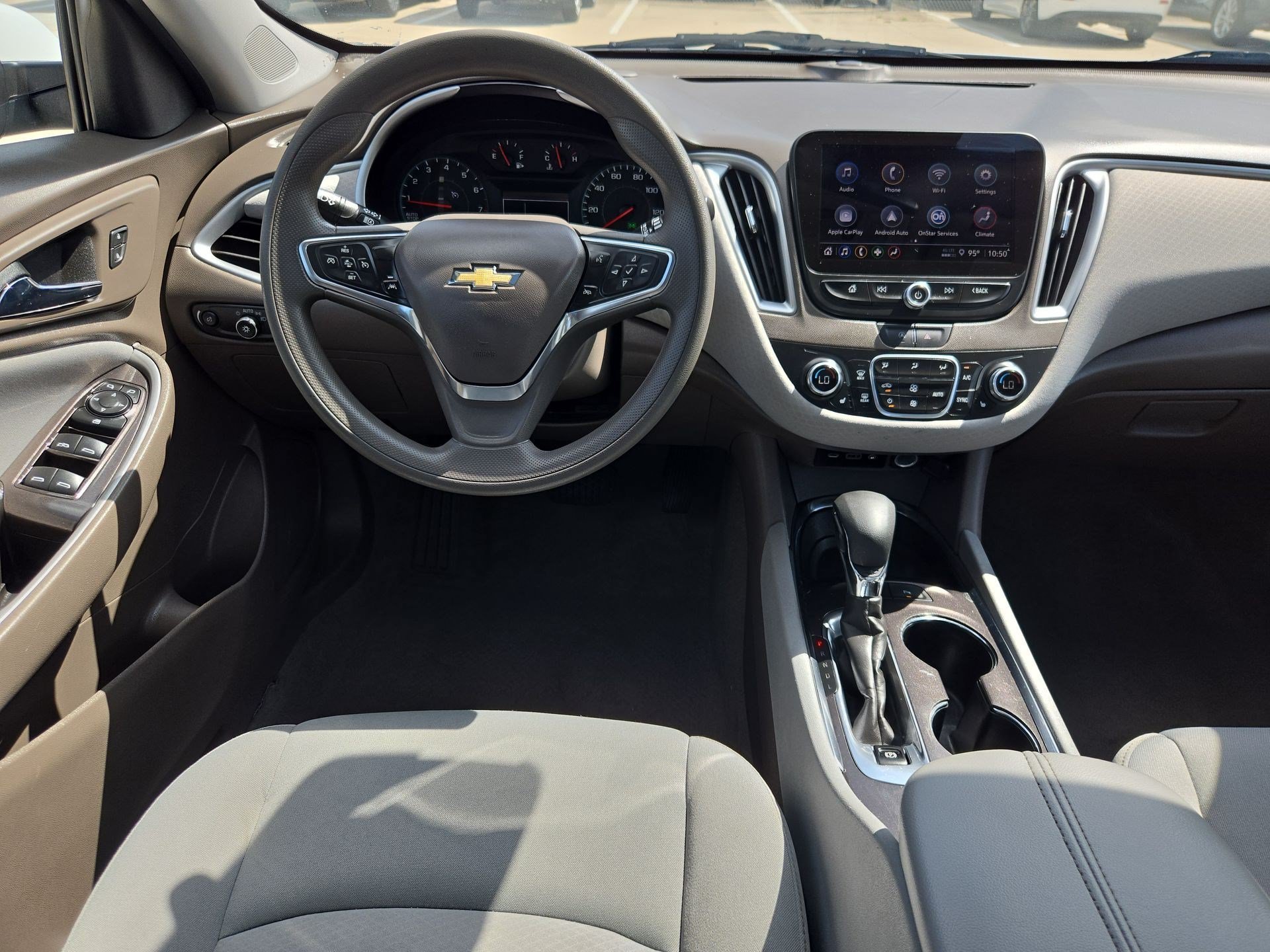 Used 2024 Summit White Chevrolet LT image 27