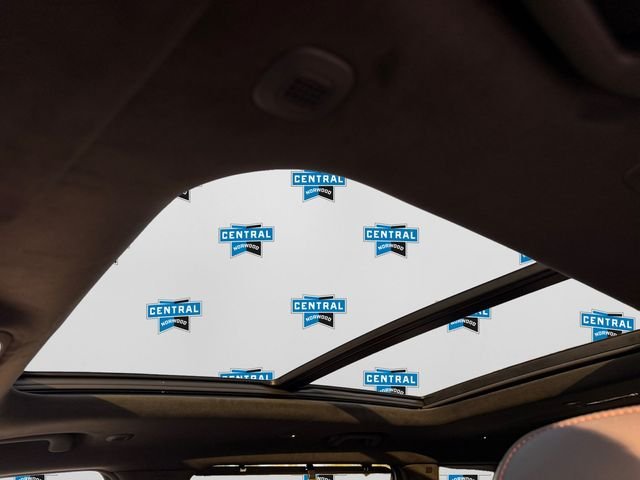 New 2027 Bright White Clear-Coat Paint Jeep Summit image 15