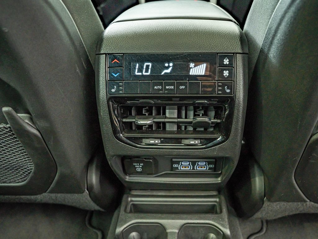 Used 2025 Silver Zynith Jeep Limited image 37