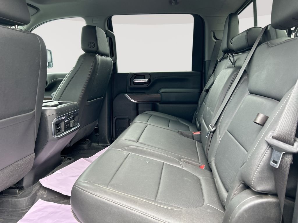 Used 2023 White GMC SLT image 23