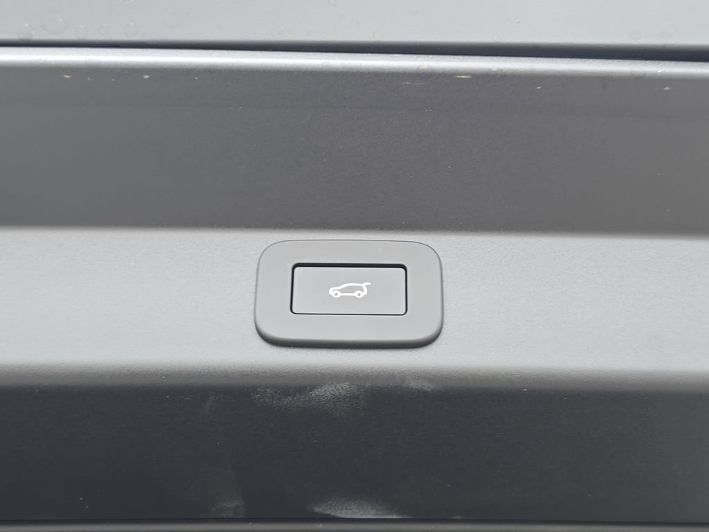 New 2026 Santorini Black Land Rover Dynamic SE image 13