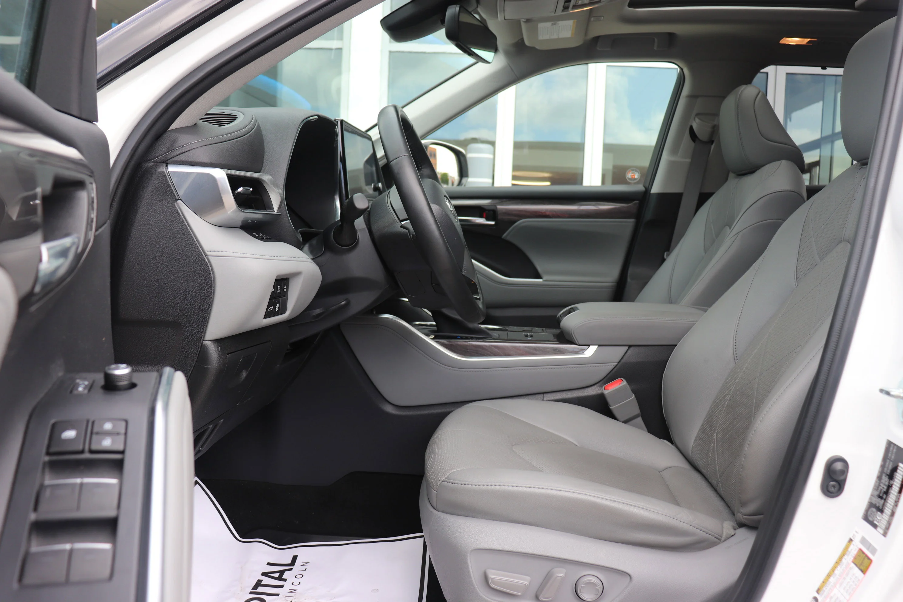 Used 2023 Blueprint Toyota Hybrid Limited image 10