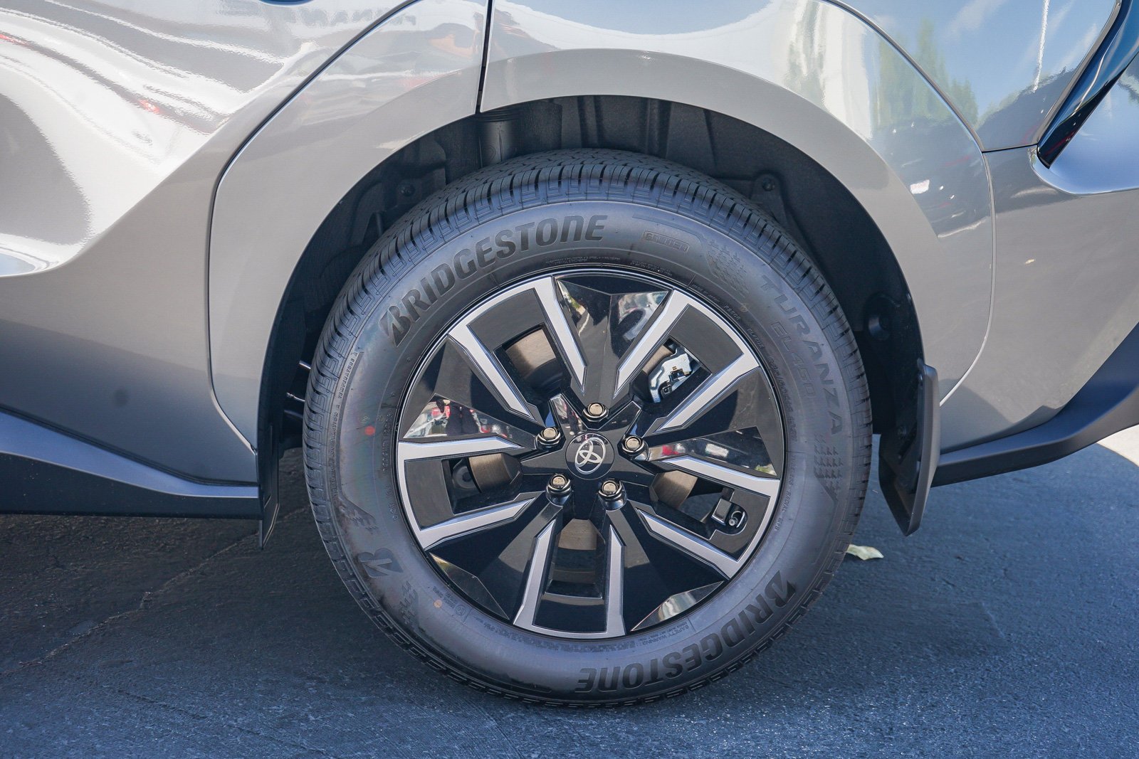 New 2026 Heavy Metal <sup>1</sup> Toyota  XLE image 13