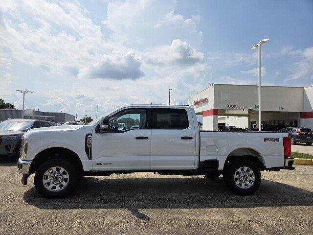 Used 2024 Oxford White Ford XLT image 2