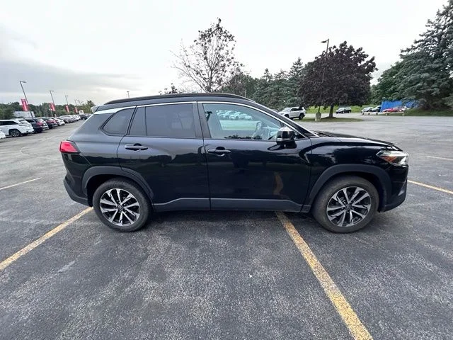 Used 2022 Black Toyota XLE image 2