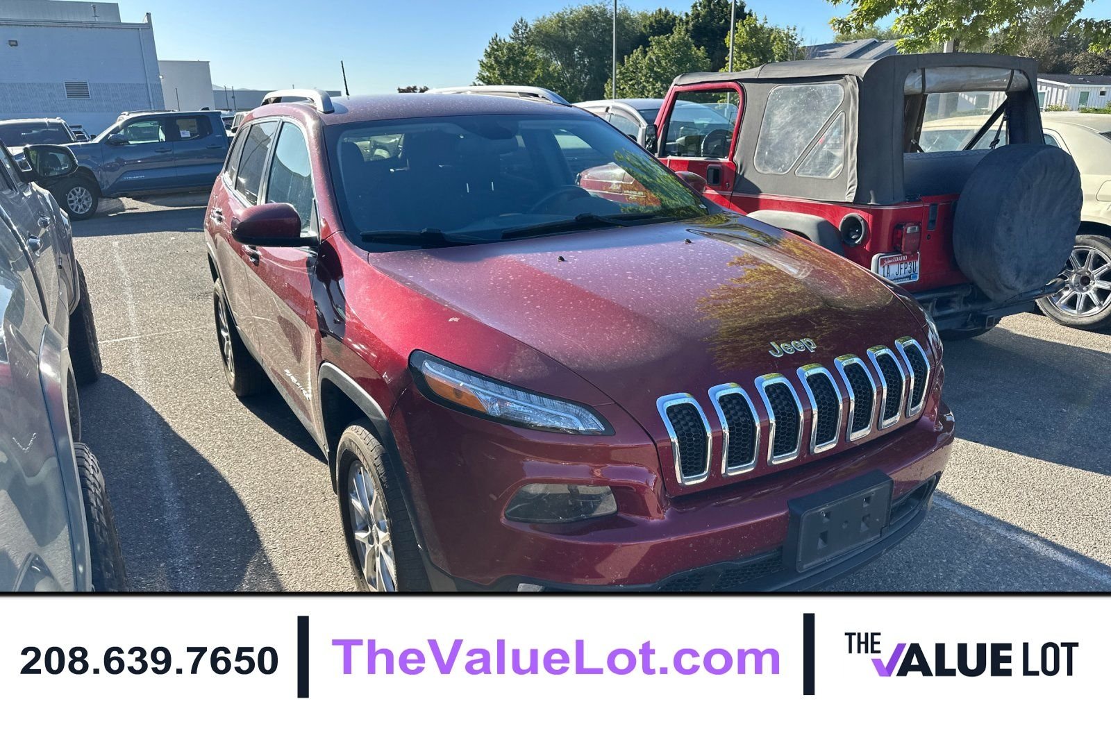 Used 2016 Red Jeep Latitude image 1