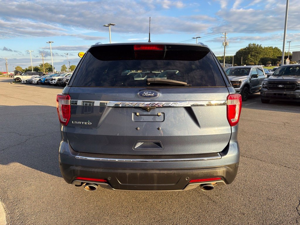 Used 2018 Blue Metallic Ford Limited image 5