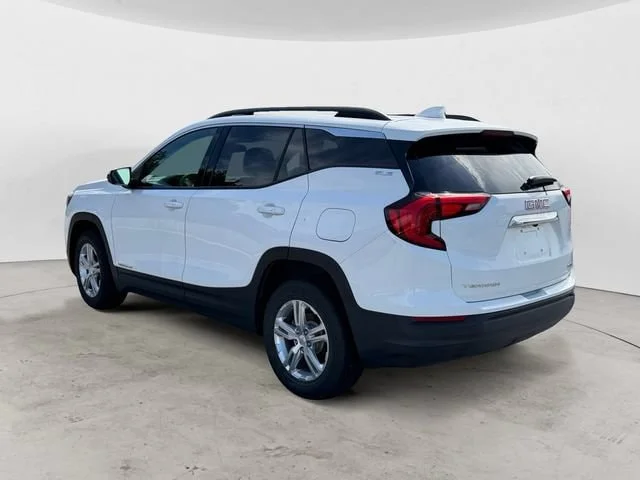Used 2019 Summit White GMC SLE image 3