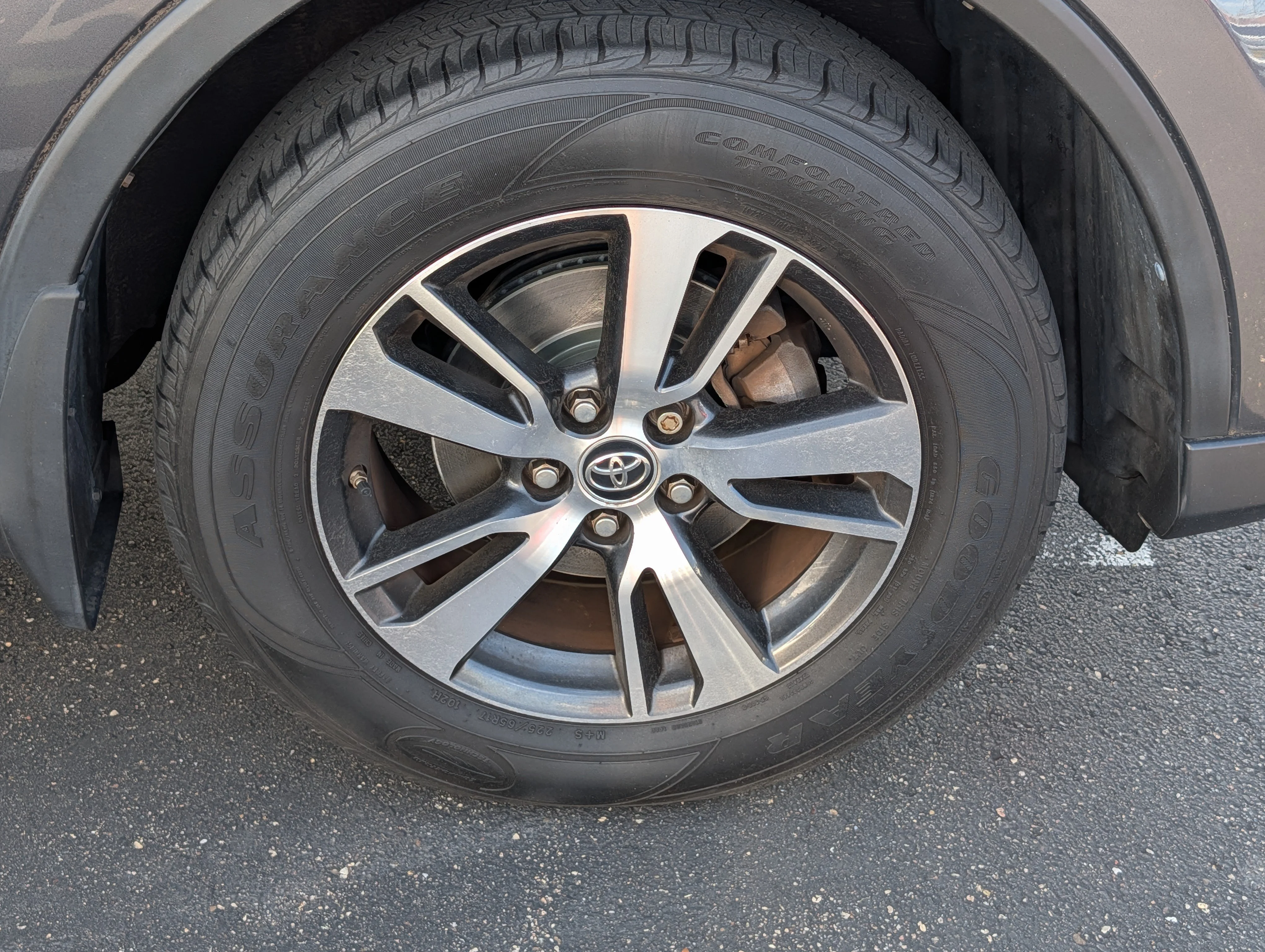 Used 2017 Magnetic Gray Metallic Toyota XLE image 15