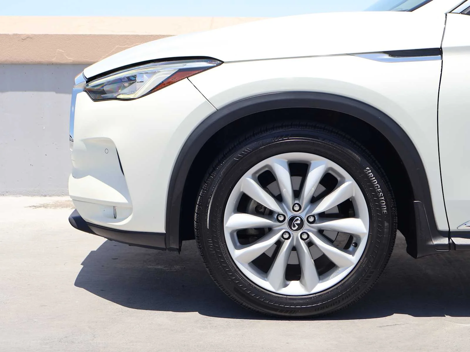 Used 2019 Majestic White INFINITI ESSENTIAL image 11
