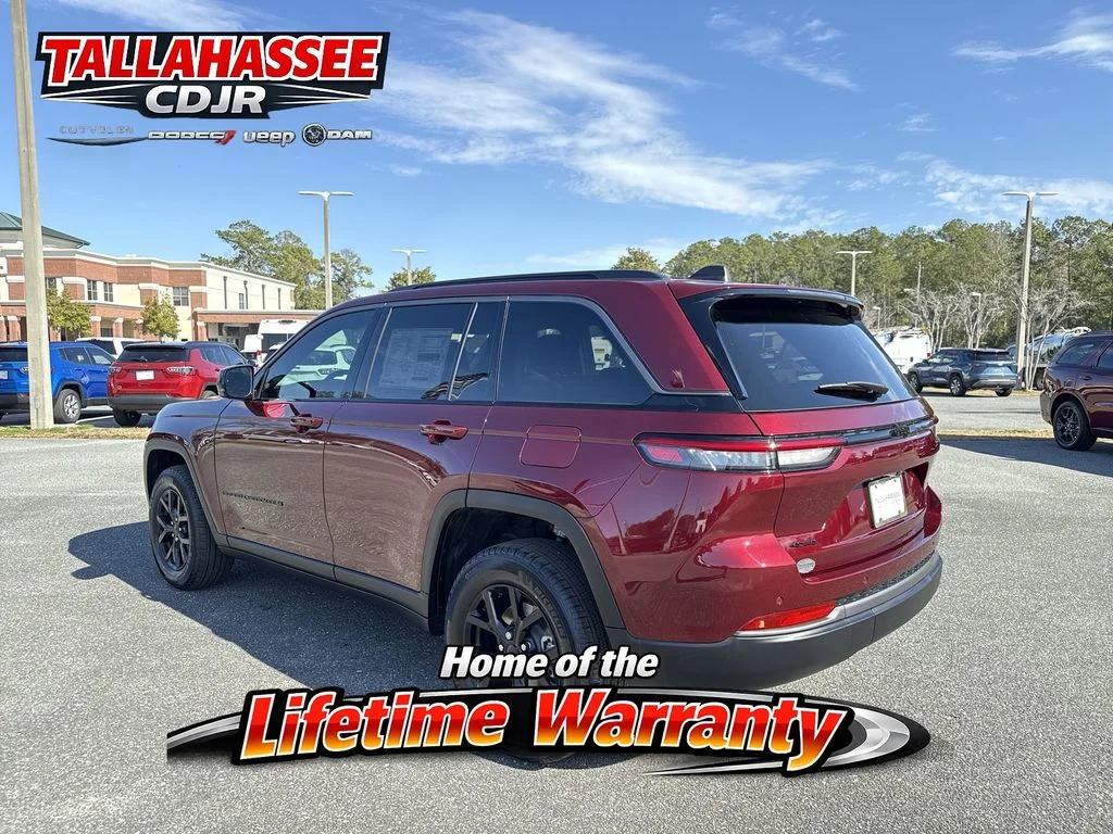 New 2026 Velvet Red Pearl-Coat Exterior Paint Jeep Altitude image 4