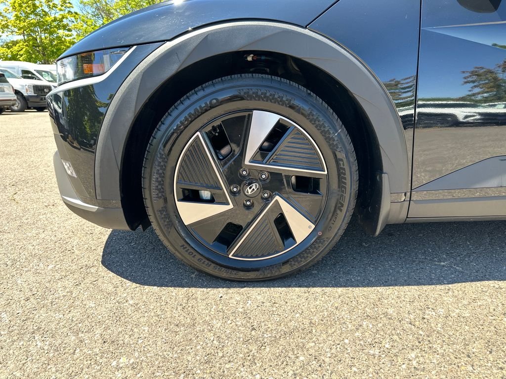 Certified Used 2026 Black Hyundai SEL image 11