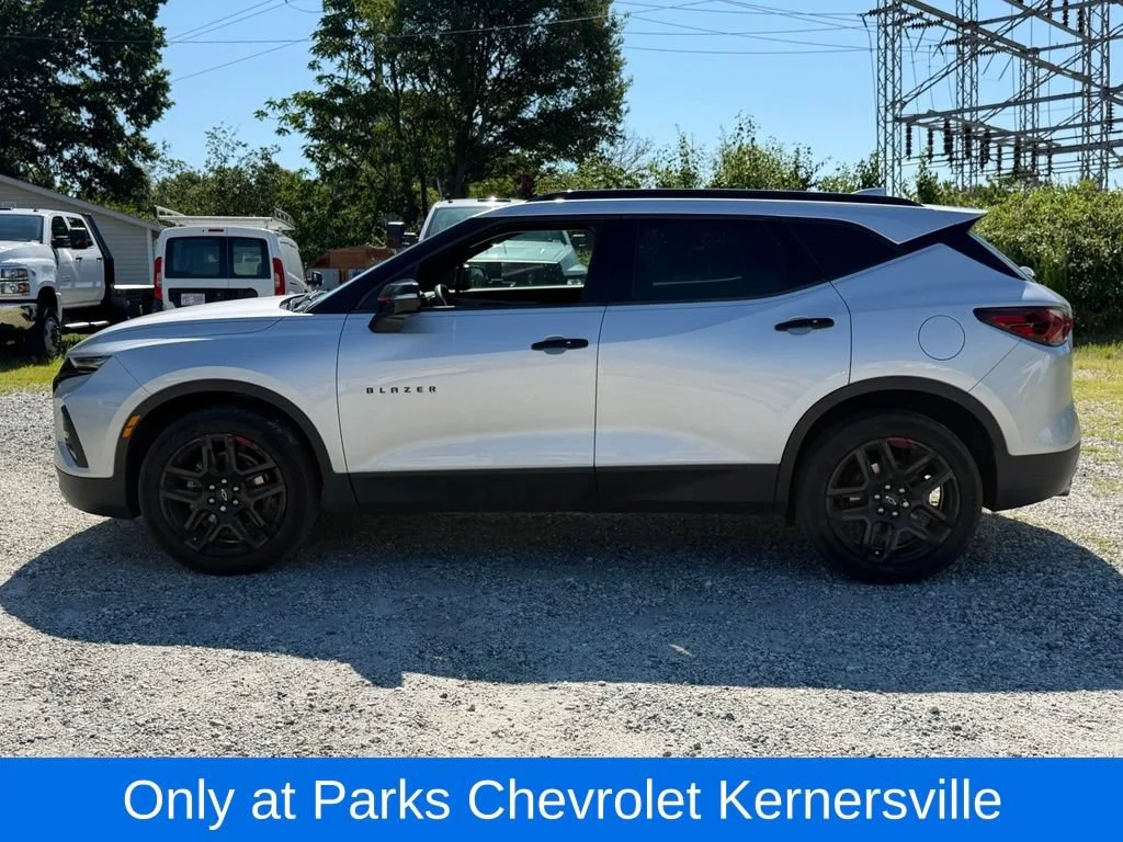 Used 2021 SILVER ICE METALLIC Chevrolet LT image 9