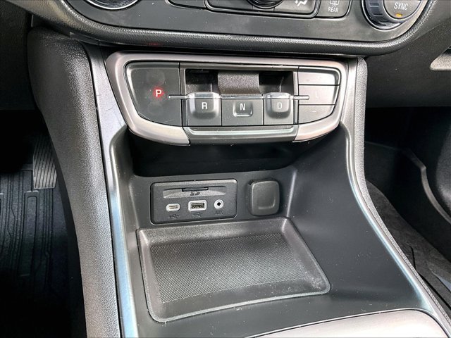 Used 2023 SUMMIT WHITE GMC AT4 image 32