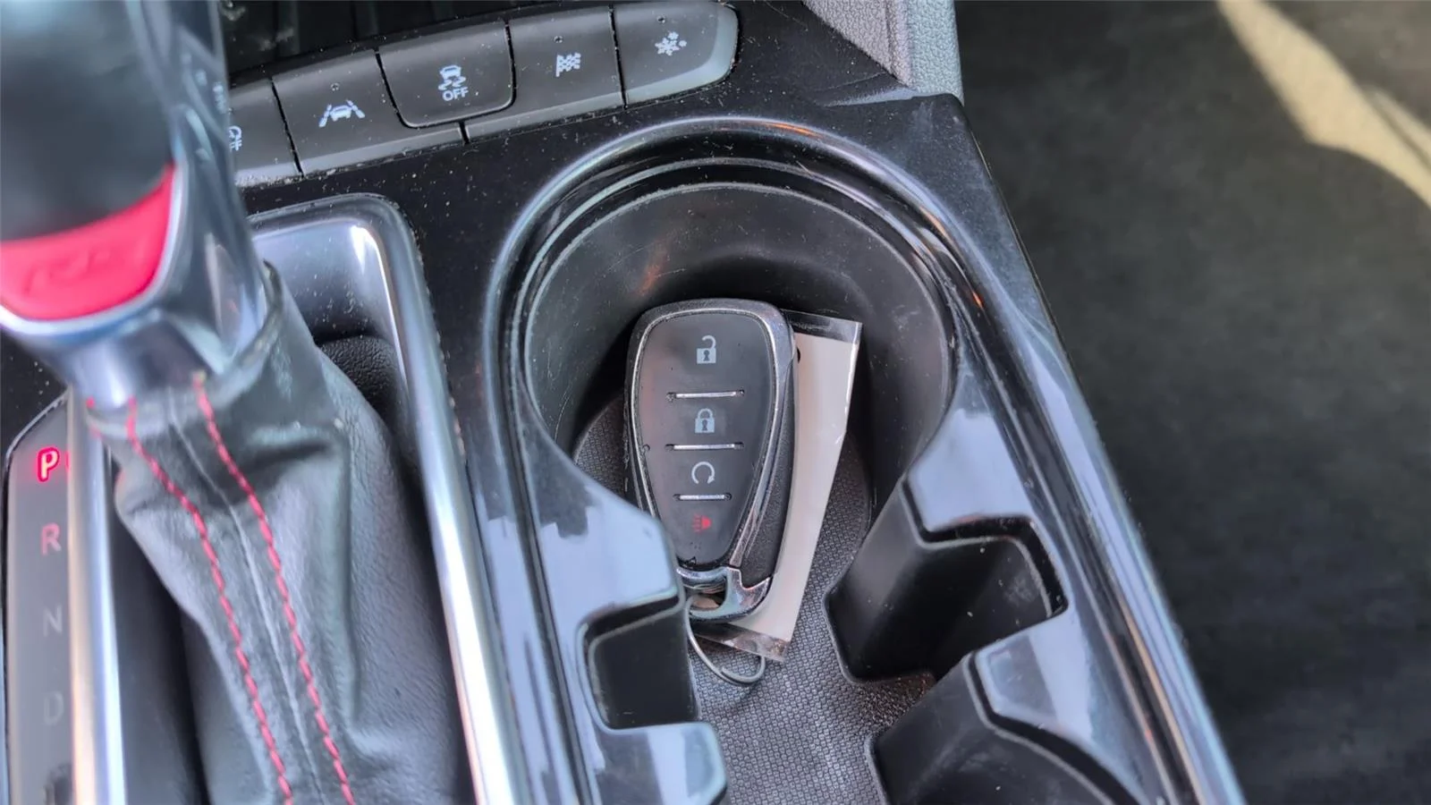 Used 2021 SATIN STEEL METALLIC Chevrolet RS image 19