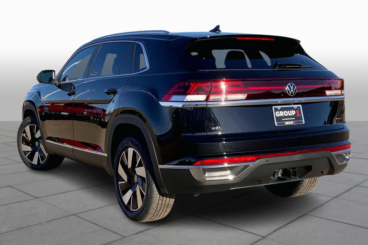 New 2026 Deep Black Pearl Volkswagen 2.0T SEL image 11