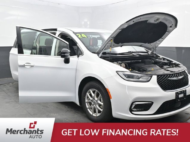 Used 2024 White Chrysler Touring L image 42