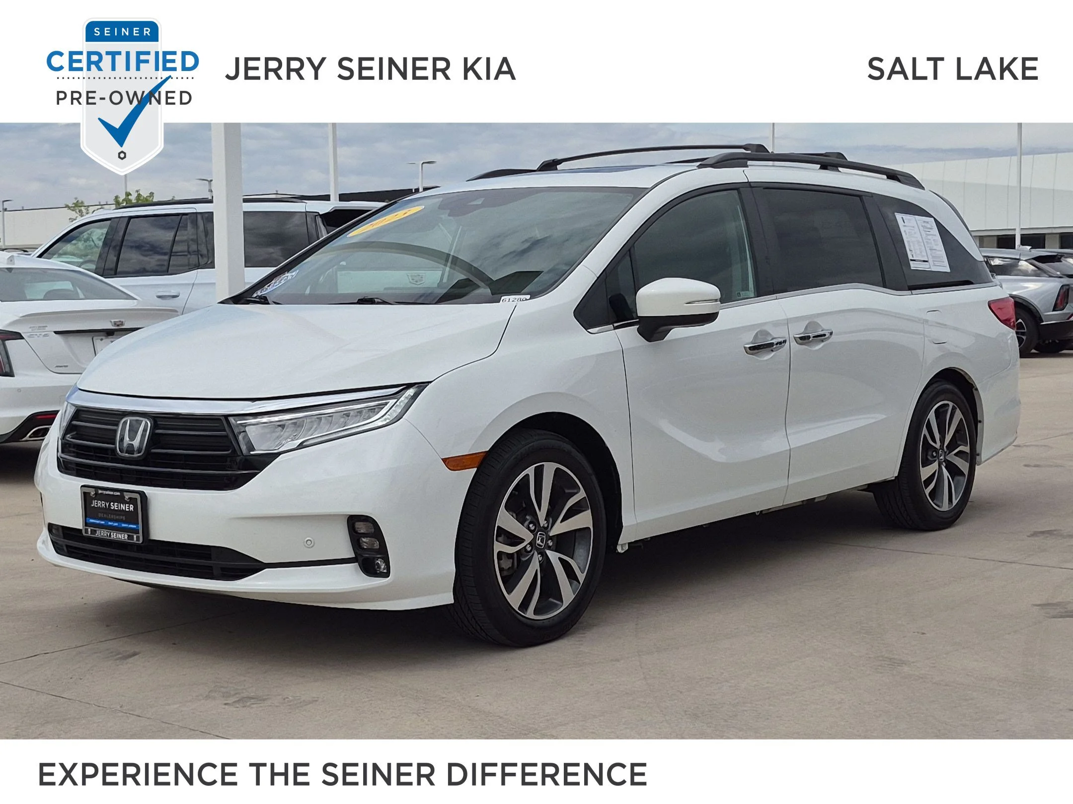 Used 2023 Platinum White Pearl Honda Touring image 1
