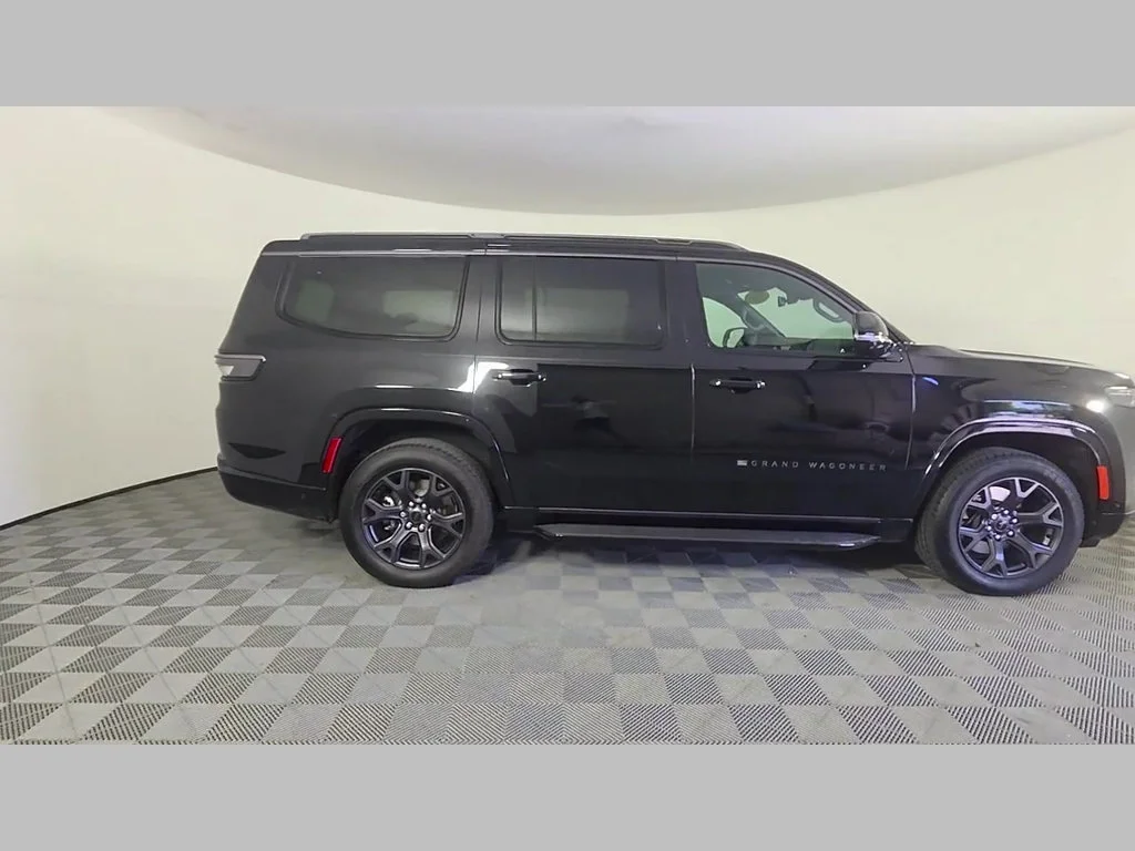 New 2026 High Gloss Black Exterior Paint Jeep Limited Altitude image 24
