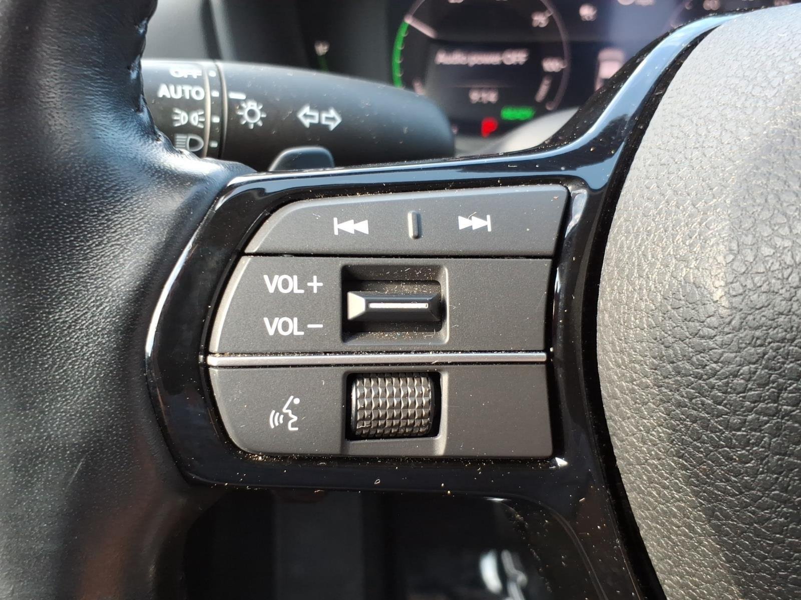 Used 2023 Meteorite Gray Metallic Honda Touring image 15