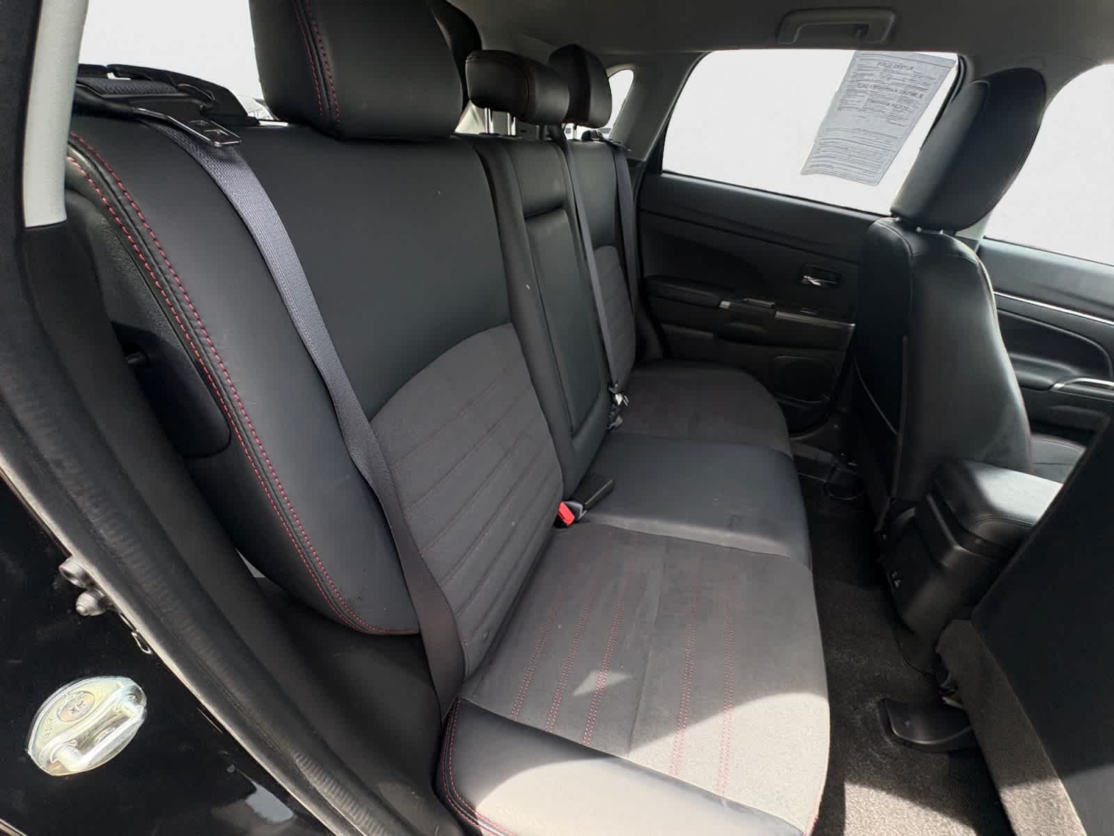 Used 2025 Labrador Black Pearl Mitsubishi SE image 20